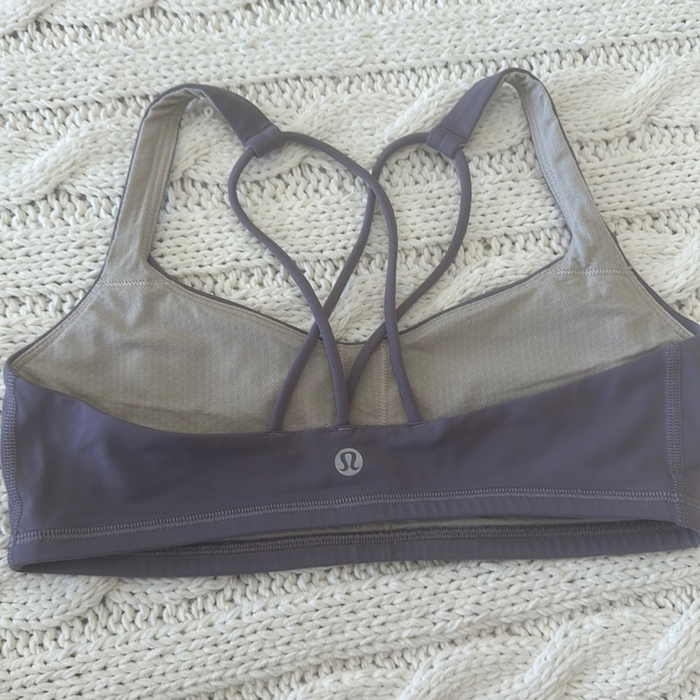 Women’s lululemon strappy sports bra